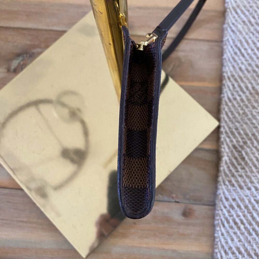 Louis Vuitton Damier Pouch - Picture 6 of 12